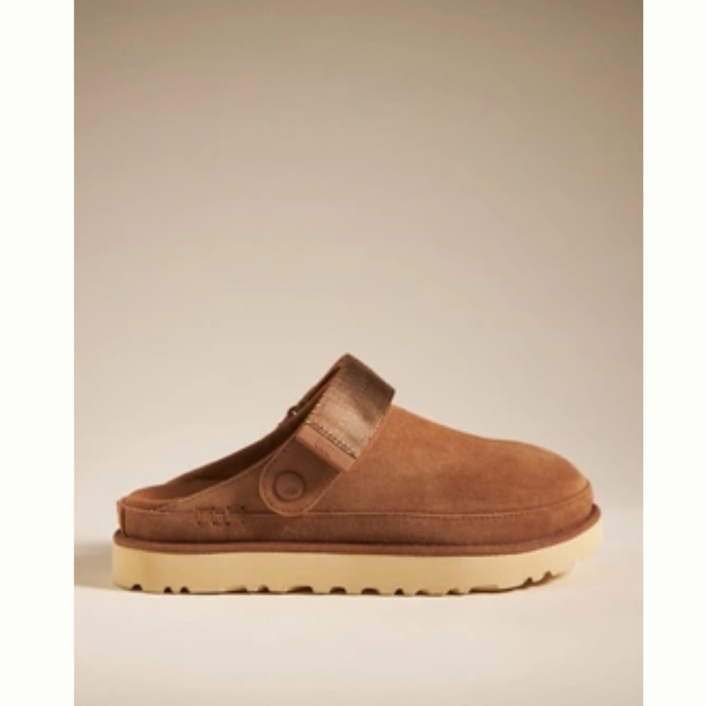 UGG Goldenstar Clog in Honey